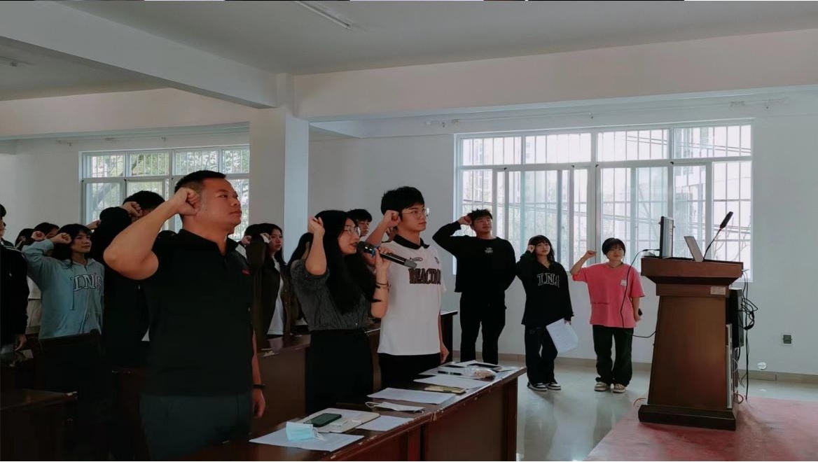 坚定不移跟党走,青春奋进新征程 ——bwin必赢国际中国官方网站第四期团课结业典礼暨入团仪式 坚定不移跟党走,青春奋进新征程 ——bwin必赢国际中国官方网站第四期团课结业典礼暨入团仪式