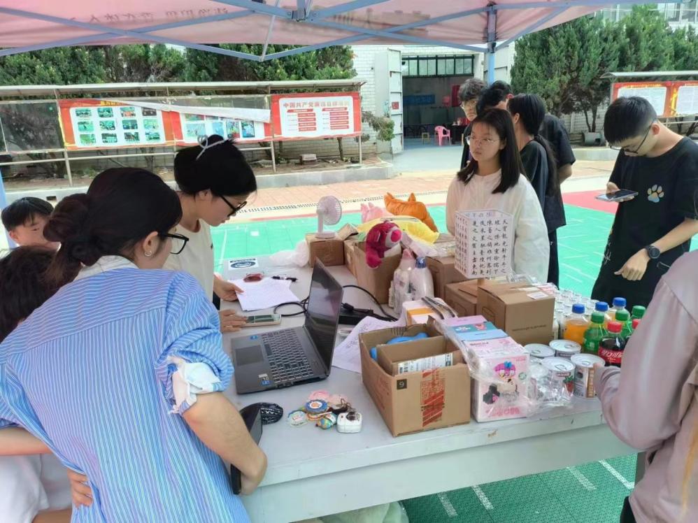 团簇星空,绽放芳华 ——bwin必赢国际中国官方网站第二届社团文化节 团簇星空,绽放芳华 ——bwin必赢国际中国官方网站第二届社团文化节