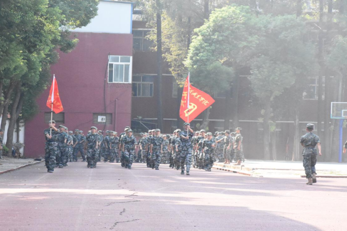 bwin必赢国际中国官方网站举行2024级新生开学典礼暨军训结营仪式 bwin必赢国际中国官方网站举行2024级新生开学典礼暨军训结营仪式