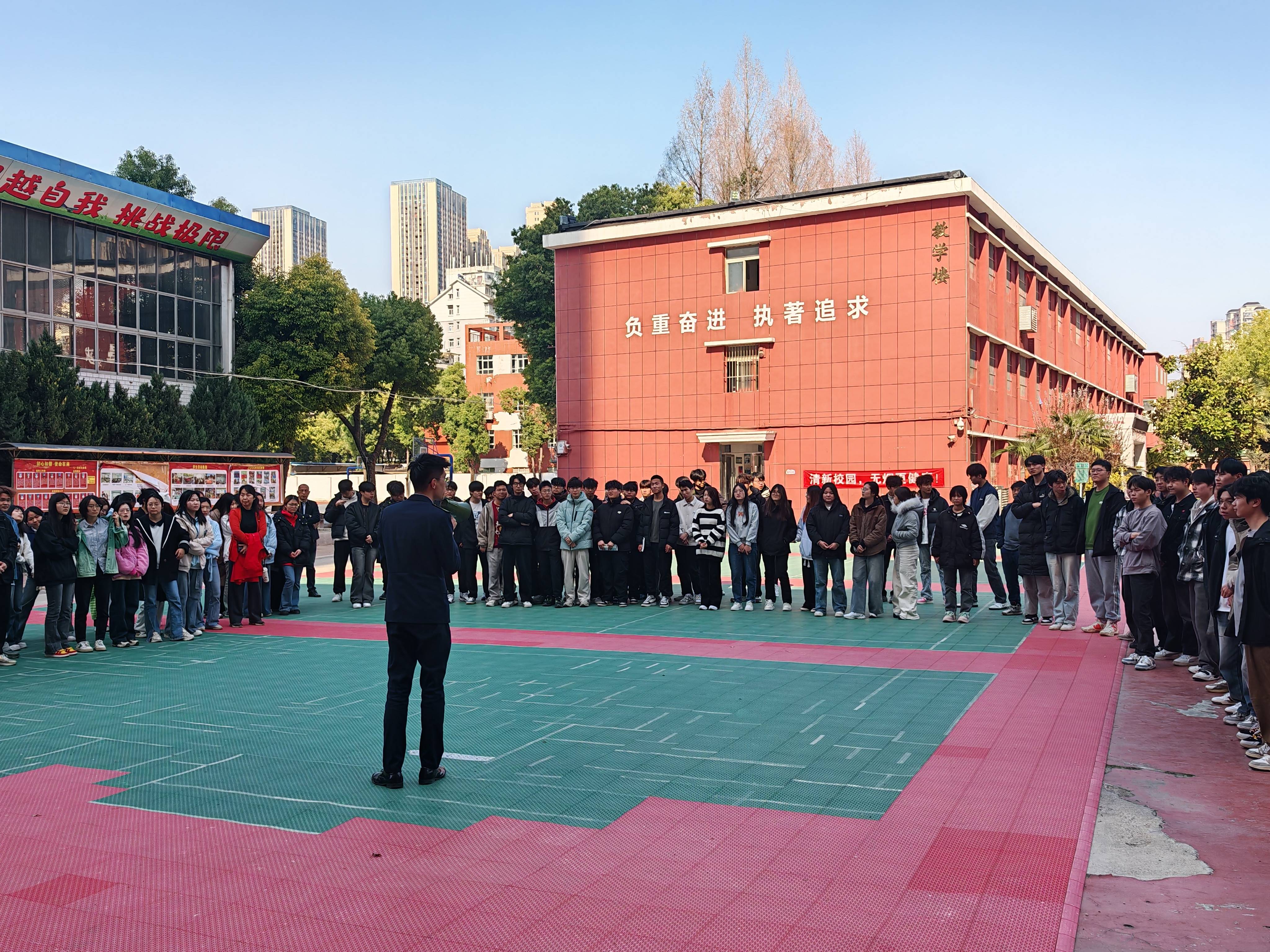 必赢官网开展消防宣传系列活动,共筑校园“防火墙” 必赢官网开展消防宣传系列活动,共筑校园“防火墙”
