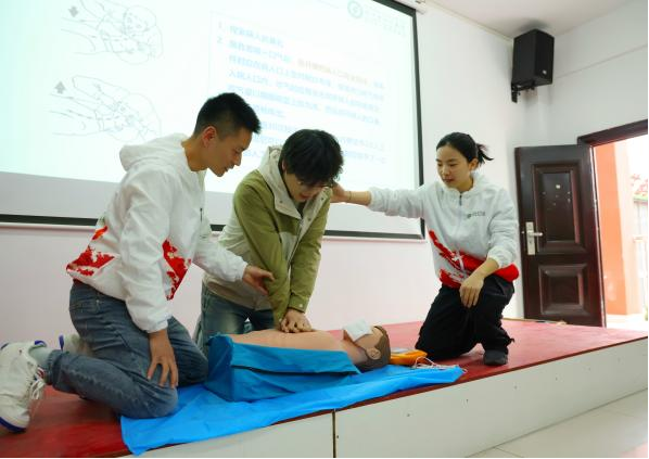 医校共建,关爱师生健康 医校共建,关爱师生健康