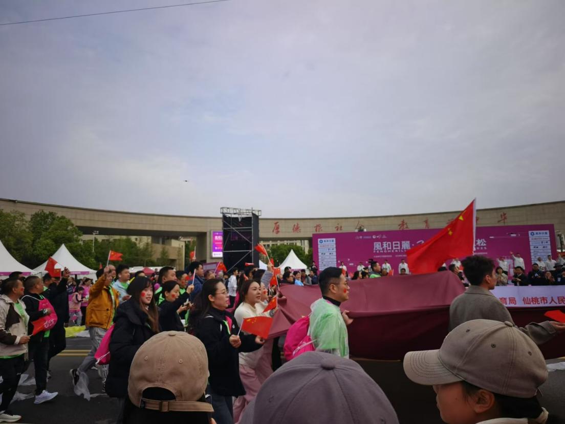 武科职学子唐方宇:仙桃马拉松上闪耀的青春担当 武科职学子唐方宇:仙桃马拉松上闪耀的青春担当