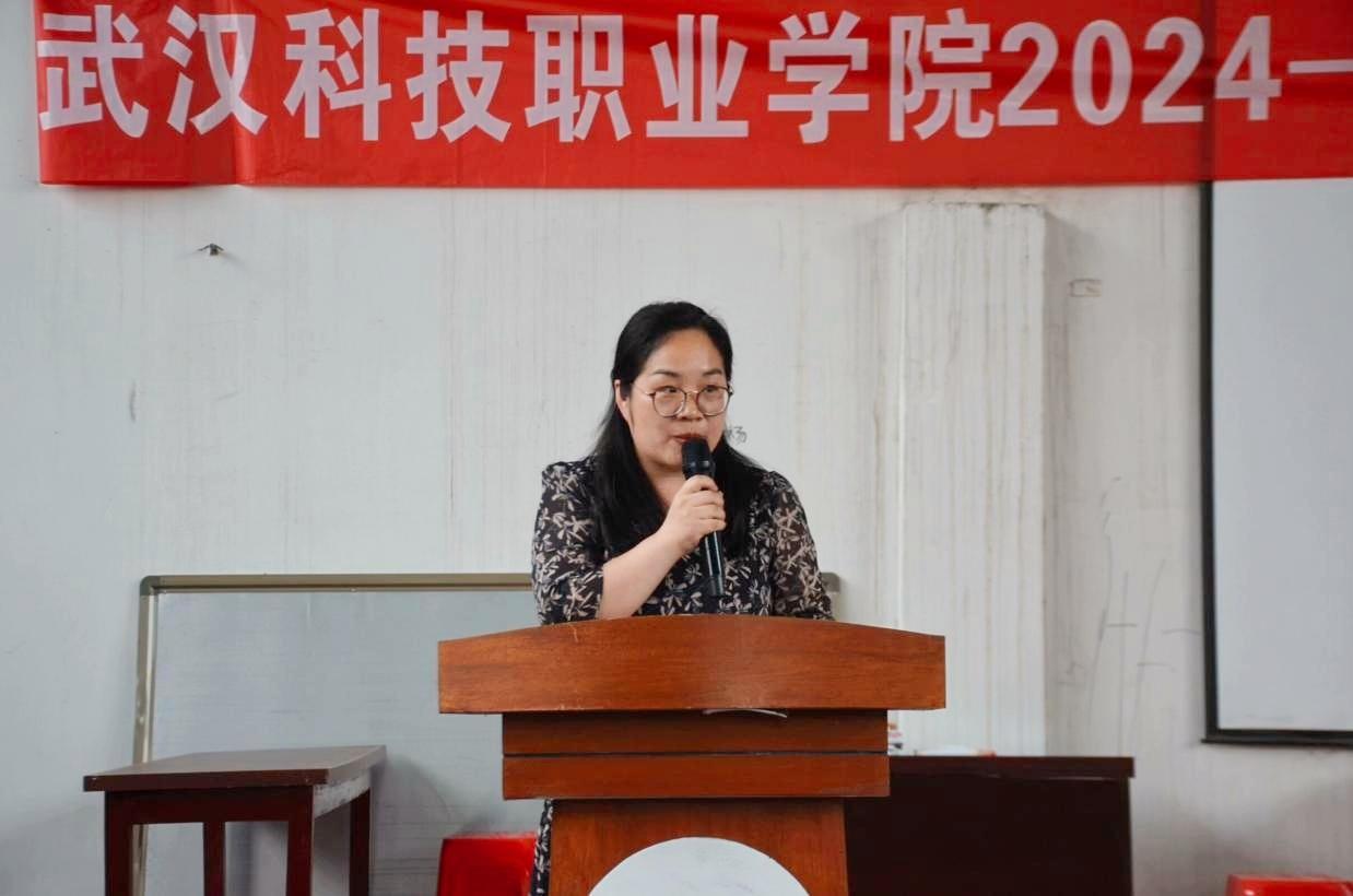 以青春之名，赴时代之约 ——bwin必赢国际中国官方网站2024-2025学年“五四”表彰大会暨文艺汇演隆重举办
