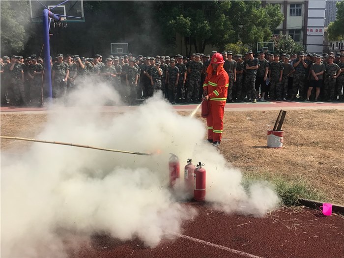 必赢官网开展2019级新生消防演练活动